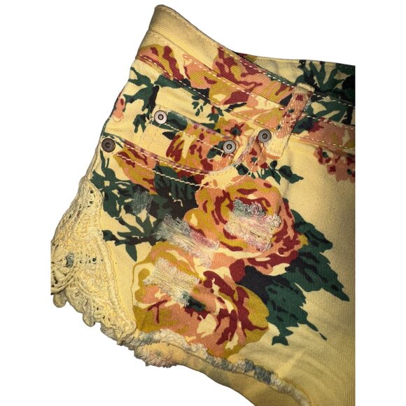 Mudd Floral Yellow Denim Shorts Lace Trim Size 7 Y2K Western Sexy Boho feminine - Picture 3 of 7